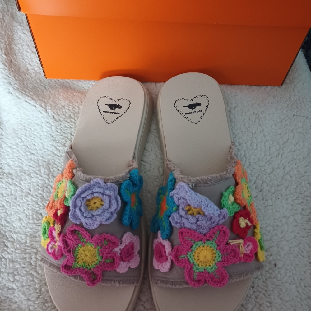 Rocket Dog Crocheted Floral Embellished Women's Sandals 7